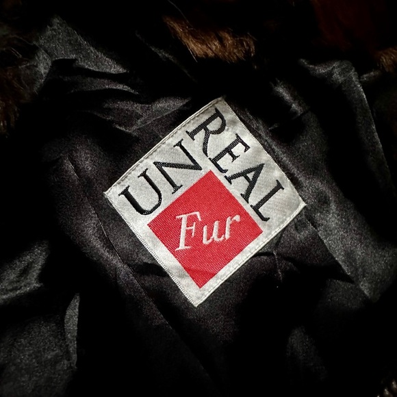 Vintage Unreal Fur Faux Fur Coat - Picture 4 of 4